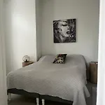 Charming & Cozy Apartment In Downtown