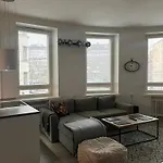 Charming & Cozy Apartment In Downtown