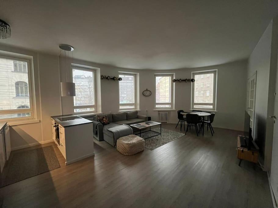 Charming & Cozy In Downtown Helsingfors